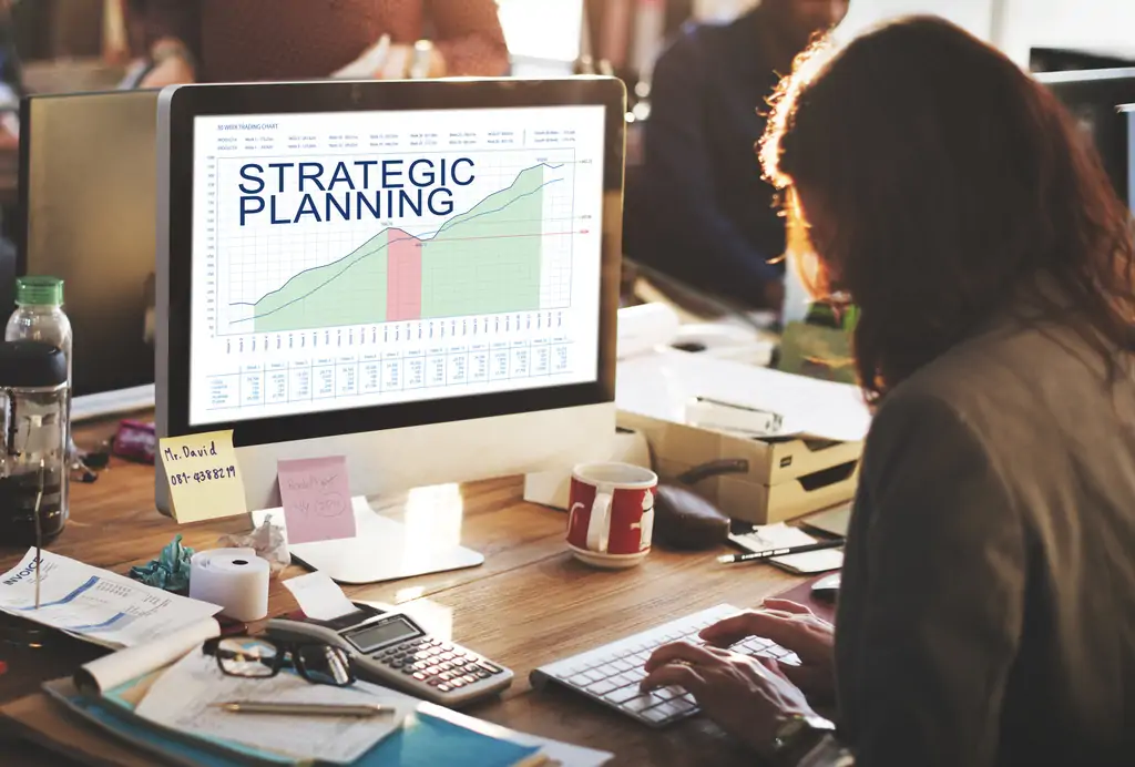 strategic plan graphs business marketing goals con P8KLT5K Easy Resize.com
